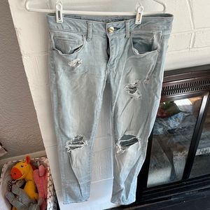 American eagle size 6 light blue jeans